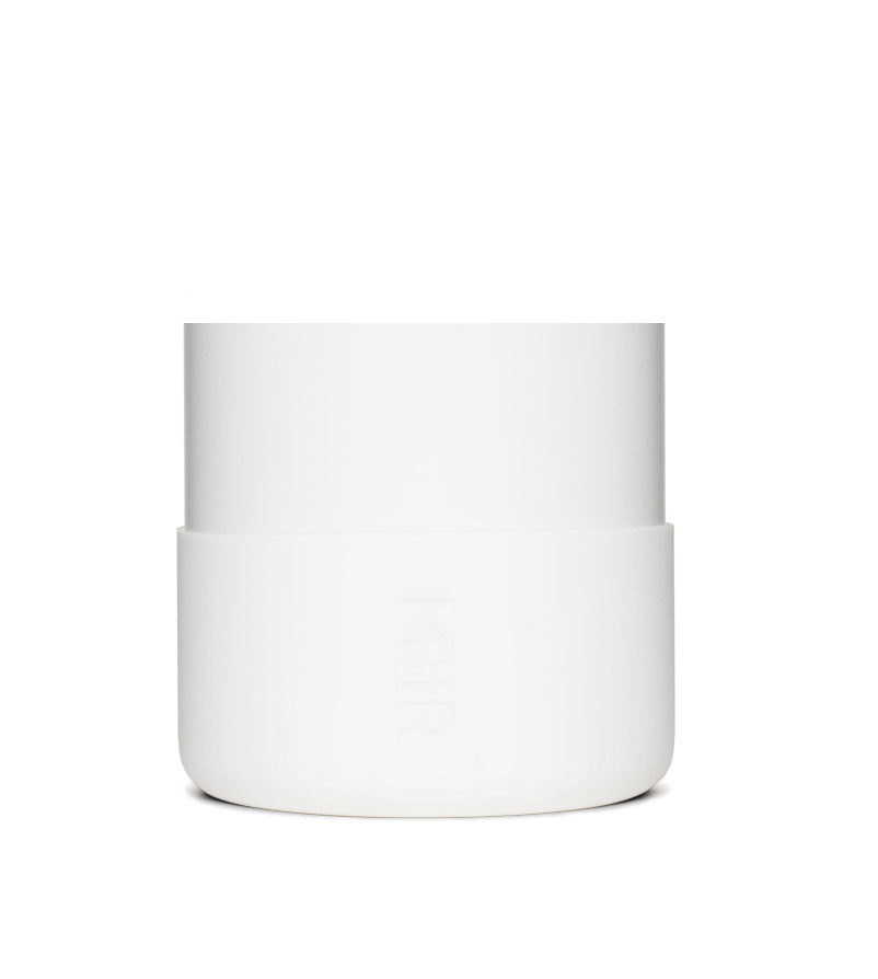 silicone-boot-b0 Silicone_Boot_32oz_42oz_White_Studio_0821_On_Bottle_7c7df284-5bee-4f24-a031-14b02db7328f__SLB1PN34001.jpg