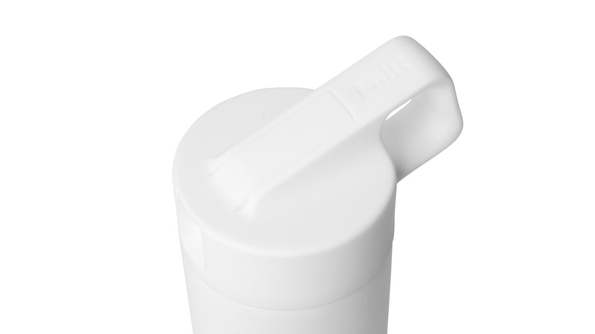 straw-bottle-q4 WebPDP-Straw_Lid_2_White_Studio_0221_45deg_Closed__WMB2SL20001.jpg